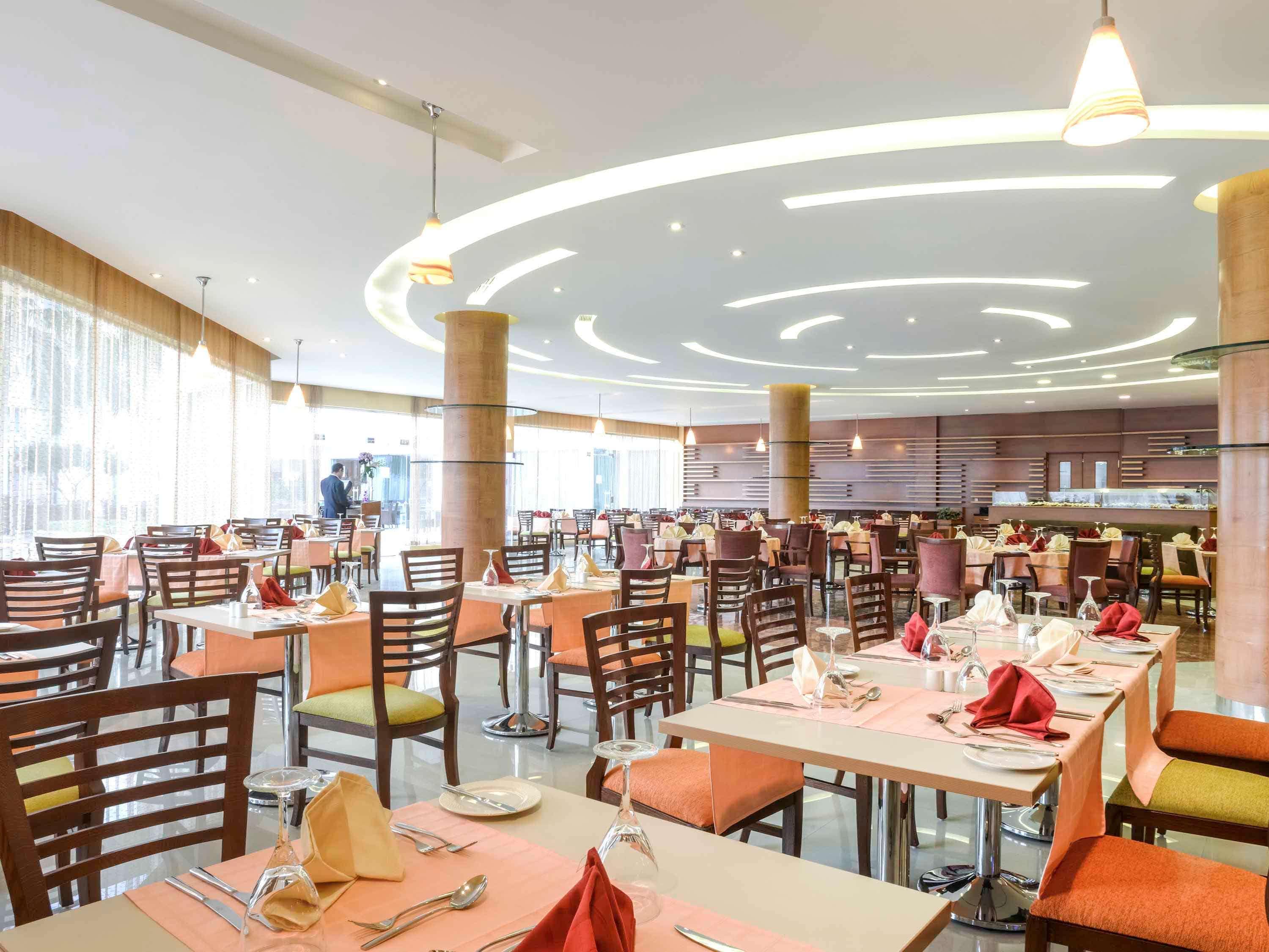 Novotel Cairo Airport Esterno foto