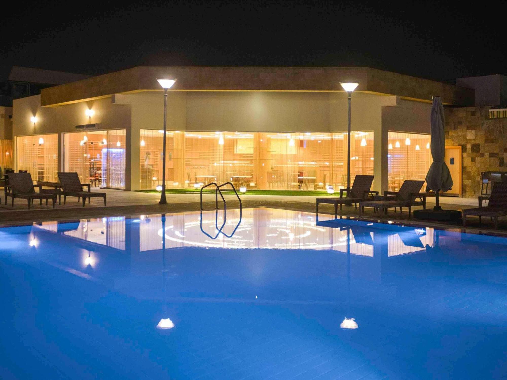 Novotel Cairo Airport Esterno foto