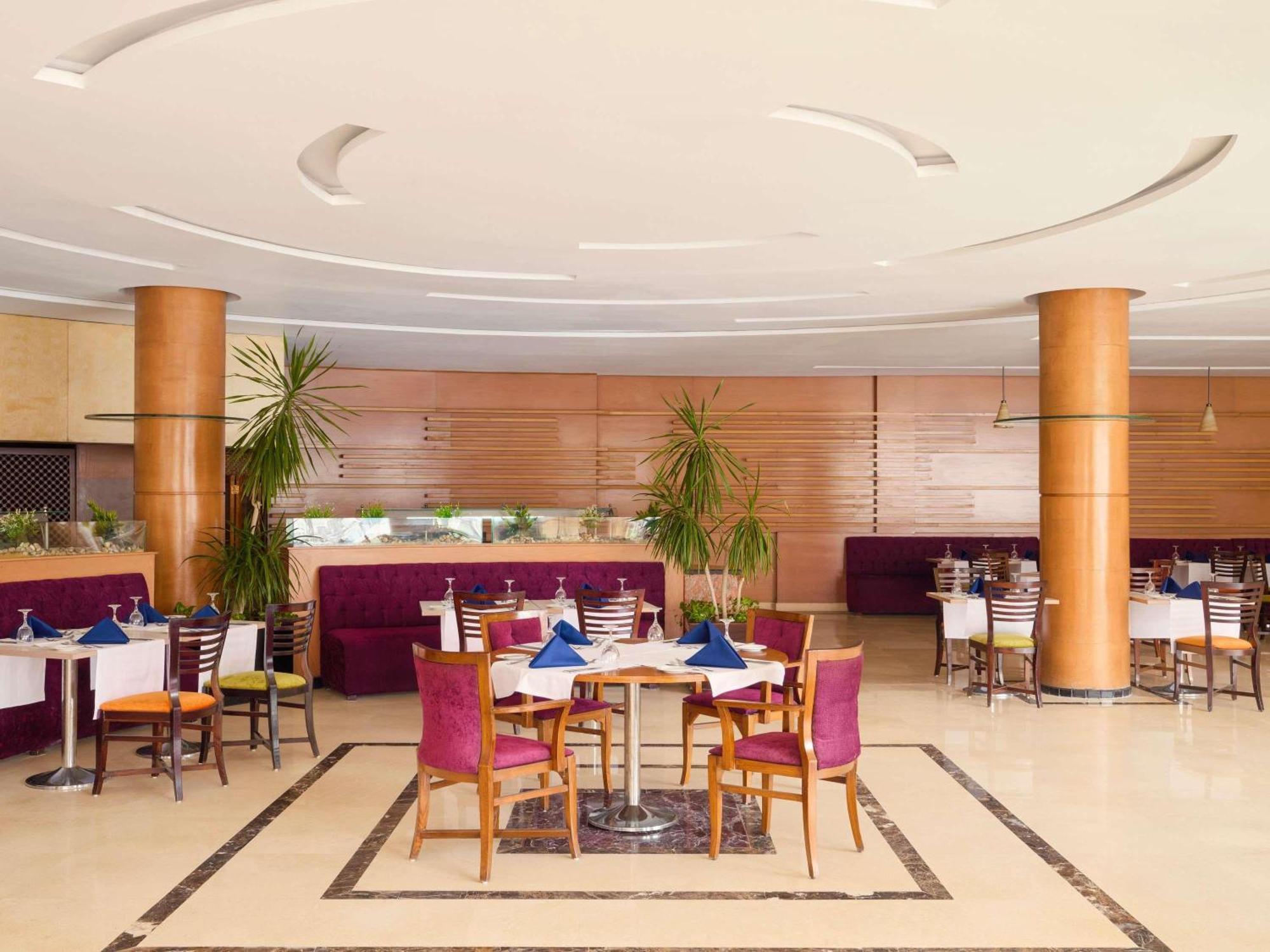 Novotel Cairo Airport Esterno foto