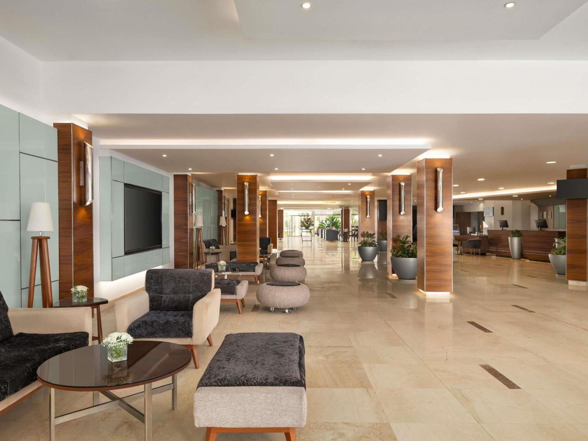 Novotel Cairo Airport Esterno foto