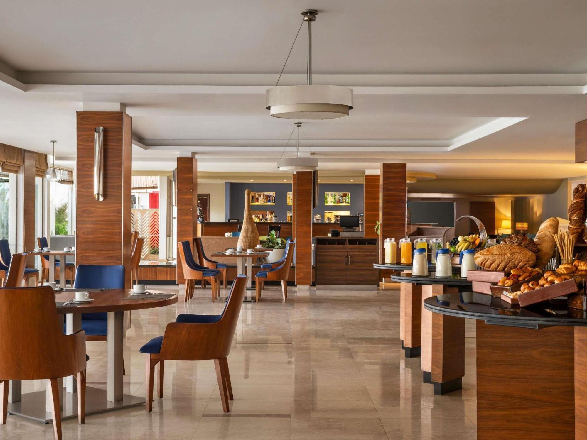 Novotel Cairo Airport Esterno foto