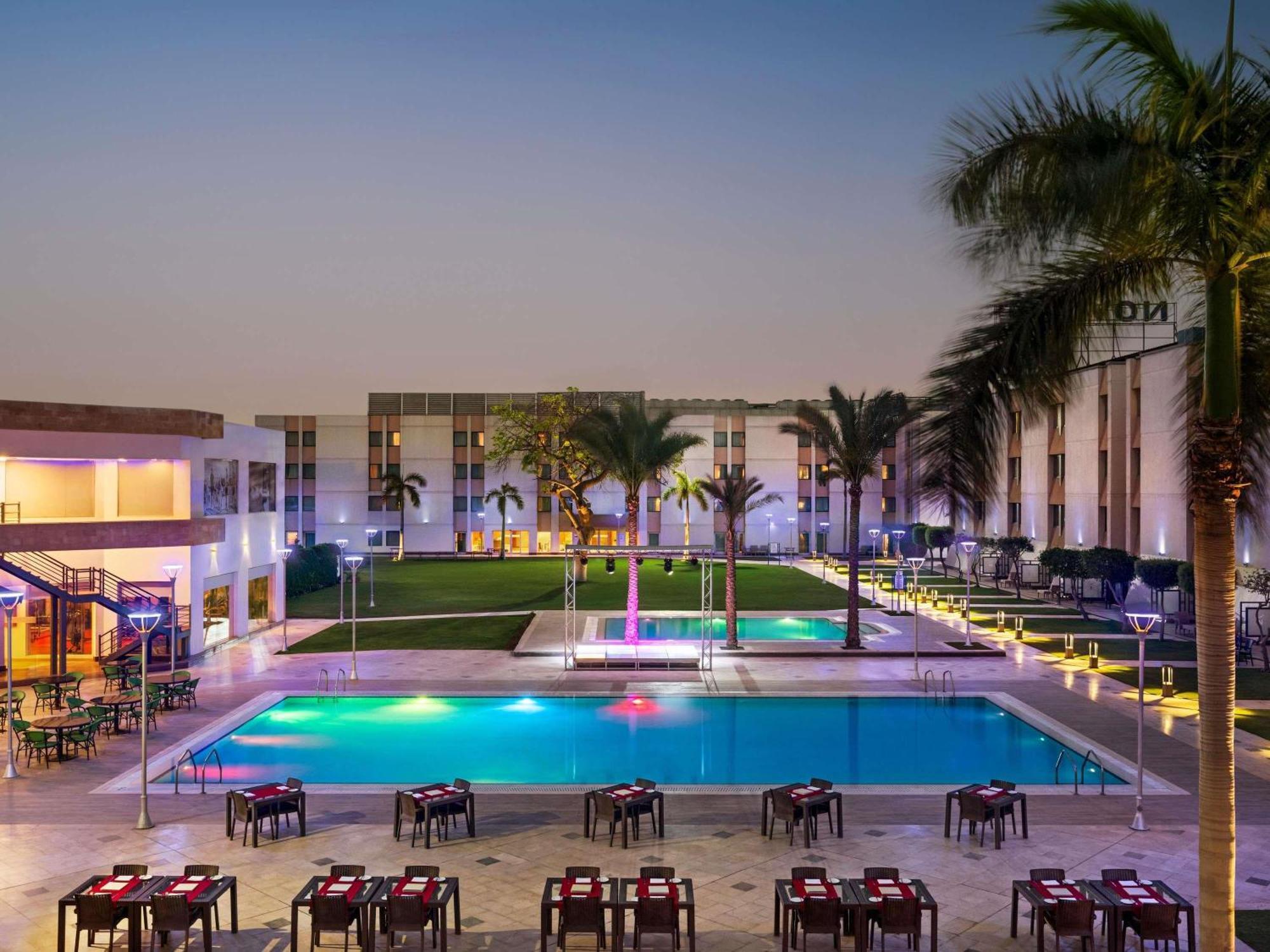 Novotel Cairo Airport Esterno foto